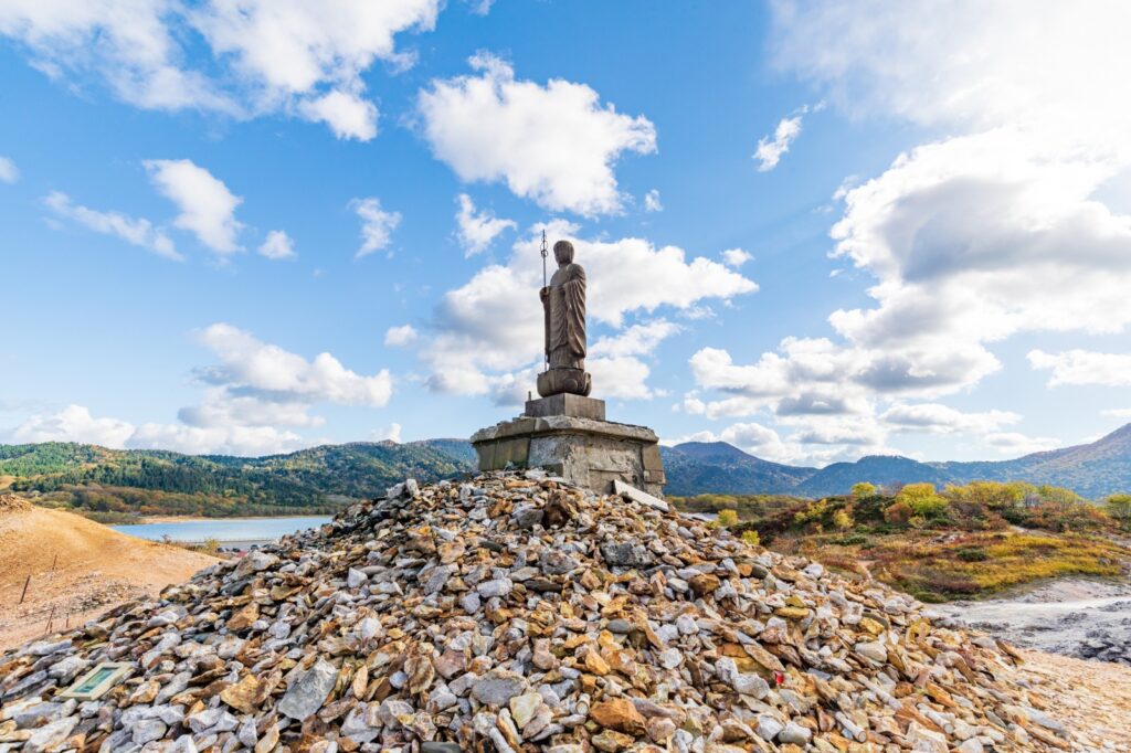青森県むつ市の霊場・恐山菩提寺と宇曽利湖｜日本三大霊場の景観写真