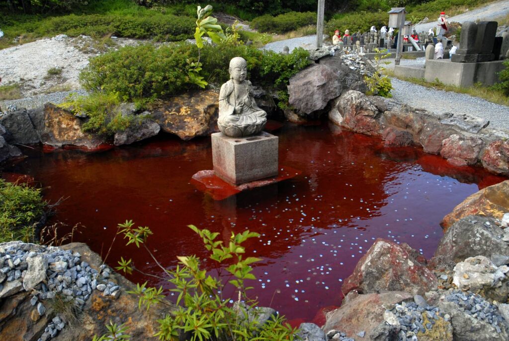 青森県むつ市の霊場・恐山菩提寺と宇曽利湖｜日本三大霊場の景観写真